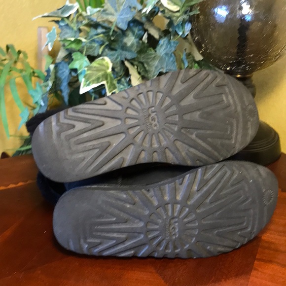 UGG Black Bailey Short Button Boots - Picture 5 of 8